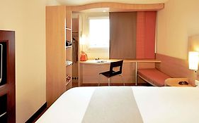 Ibis Oviedo